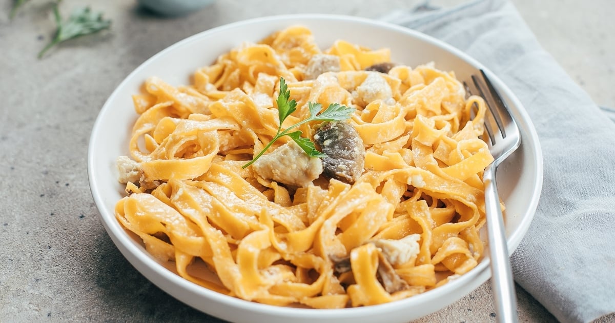 Assuaged-Blog-Alfredo-Sauce-Homemade-Noodles-Mushrooms-Parsley-Image