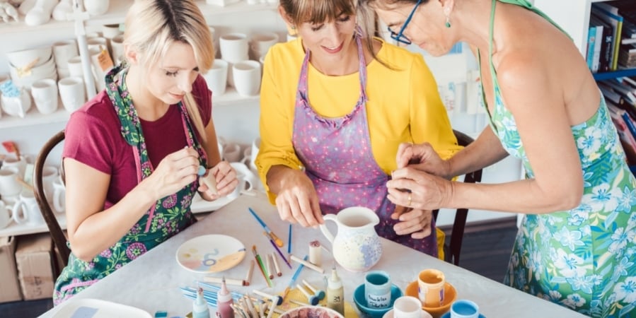 friends-painting-ceramics