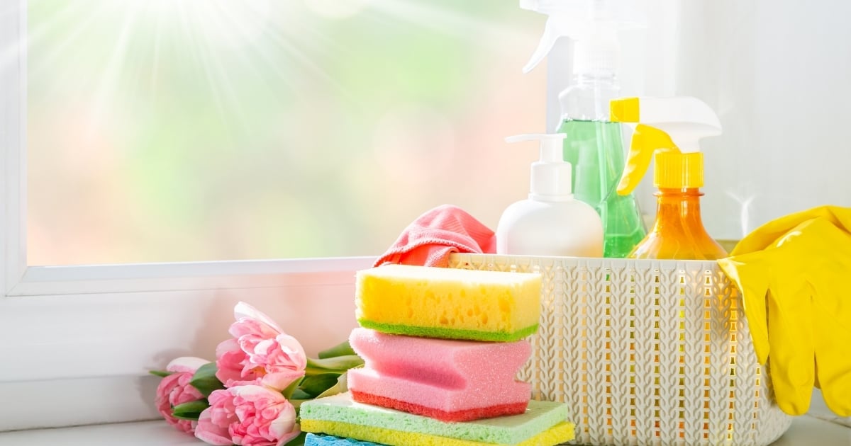 Spring-Cleaning-Pastel-Sponges-Spray-Bottles-Gloves-Soap-Image