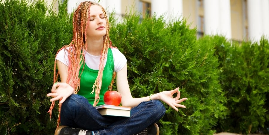 holistic-ways-for-college-students-to-eliminate-stress-1
