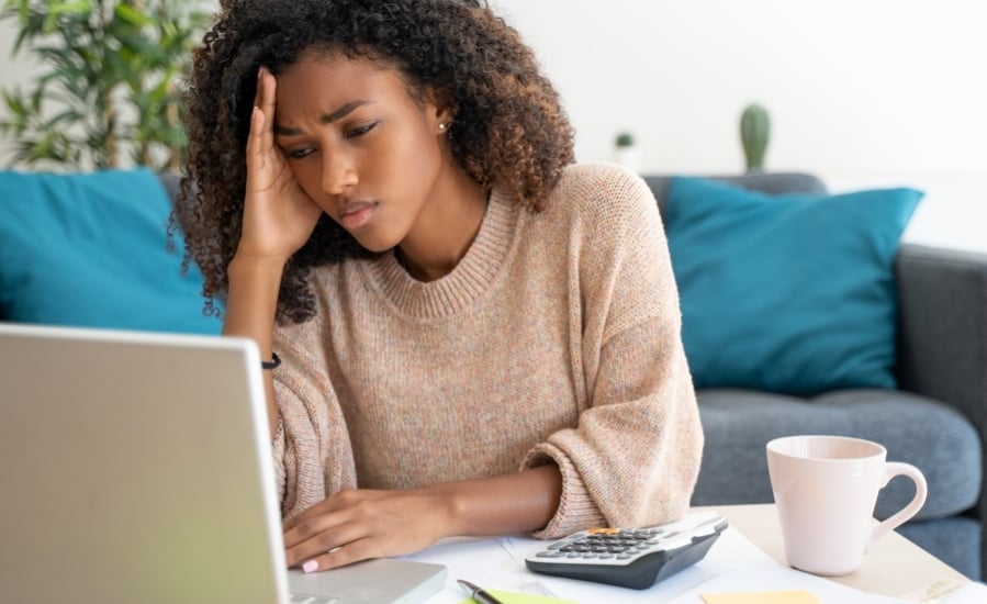 how-to-prepare-for-the-effects-of-mercury-retrograde-woman 2