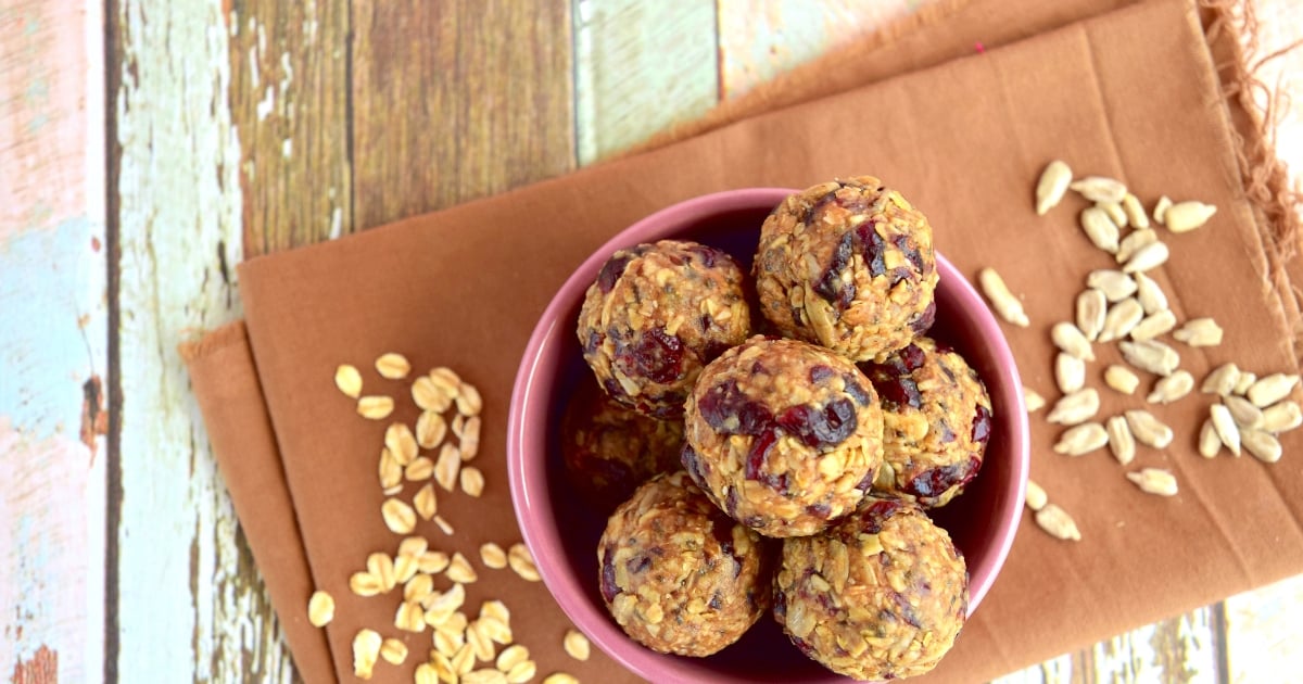 mamas-mighty-munchies-oatmeal-energy-bites-for-postpartum 3