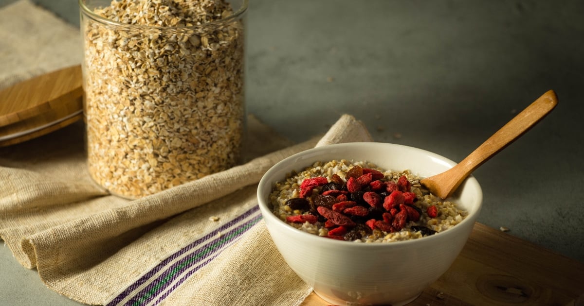mamas-mighty-munchies-oatmeal-energy-bites-for-postpartum 4