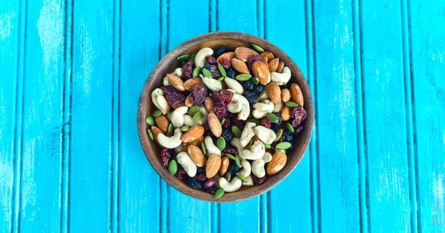 summer-snacking-nutritious-and-refreshing-options-for-on-the-go 3