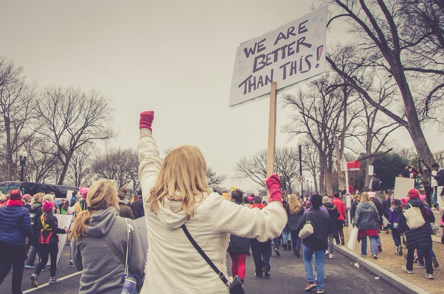 Jerry-Kiesewetter protesting controversies