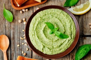 Super-Simple-Homemade-Basil-Hummus