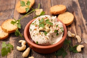 dairy-free-cashew-cream-cheese-cover-photo