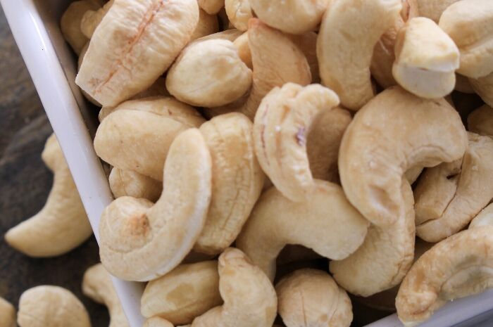 raw-cashews-for-vegan-dairy-alternatives
