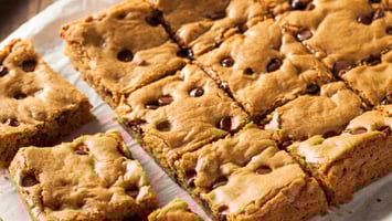Vegan Fudgy Peanut Butter Blondie Recipe